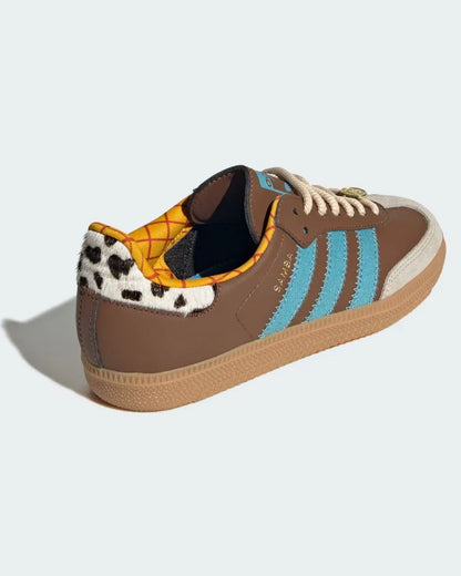 SPECIAL EDITION RETRO SNEAKERS